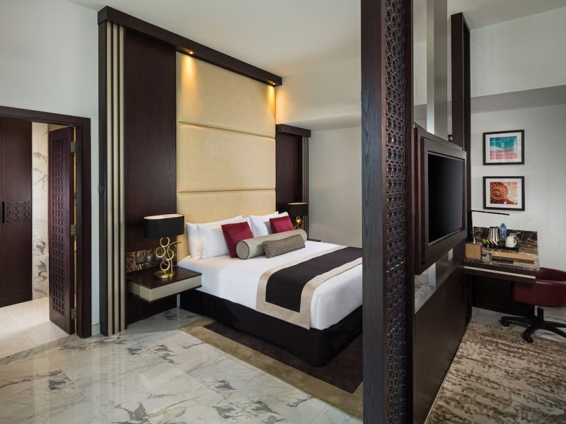 Executive Place – (Millennium Place Marina)