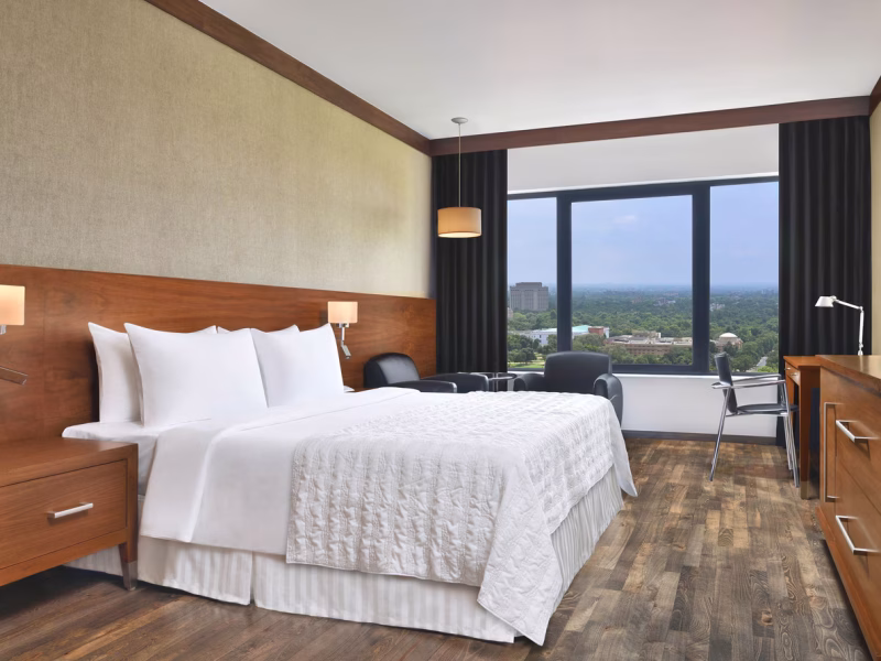 Guest Room 1 Queen – (Le Méridien New Delhi)