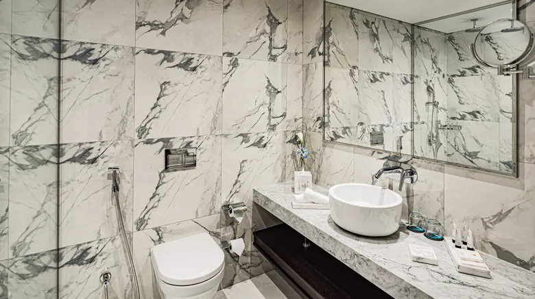 Executive Suite – (Millennium Place Marina)