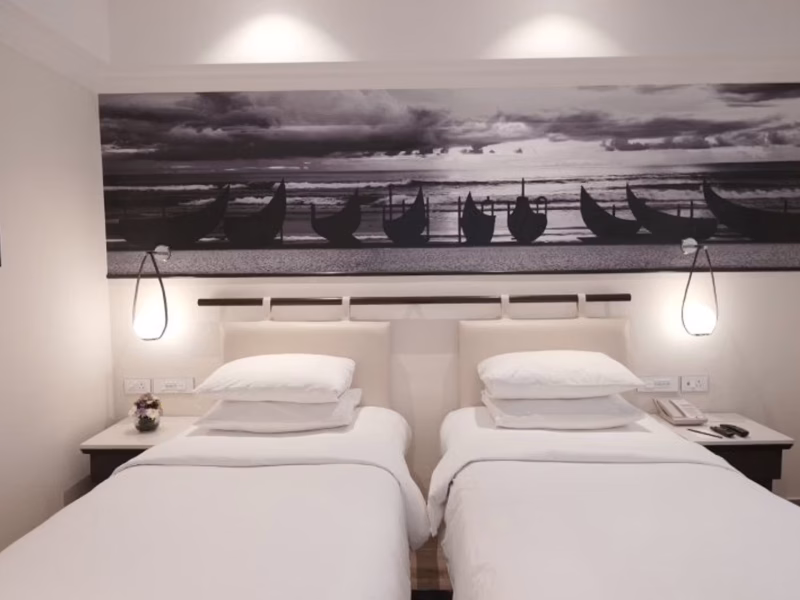 Deluxe Harbour View Room Twin Bed (Vivanta Ernakulam)