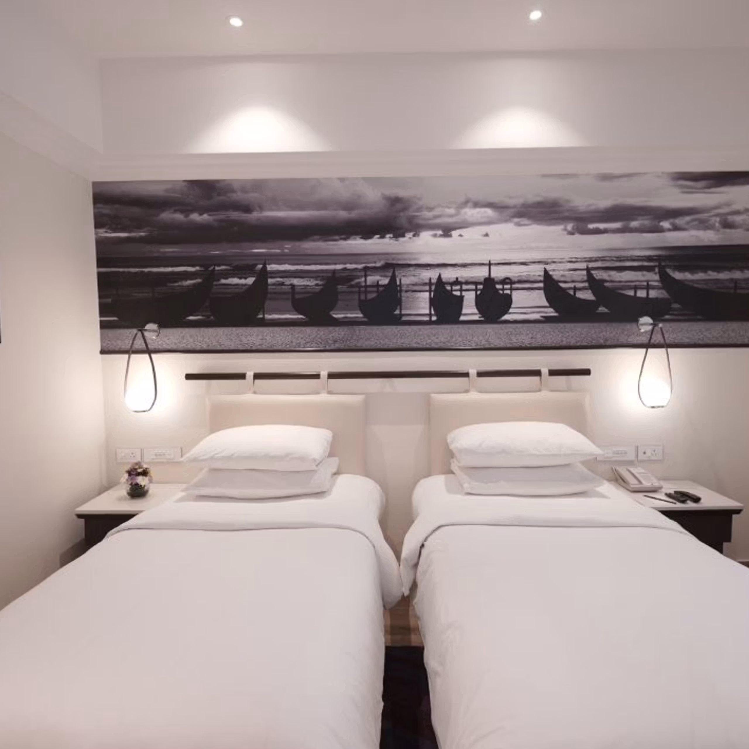 Deluxe Harbour View Room Twin Bed (Vivanta Ernakulam)