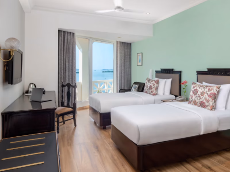 Executive Sea View Room Twin Bed (Vivanta Ernakulam)