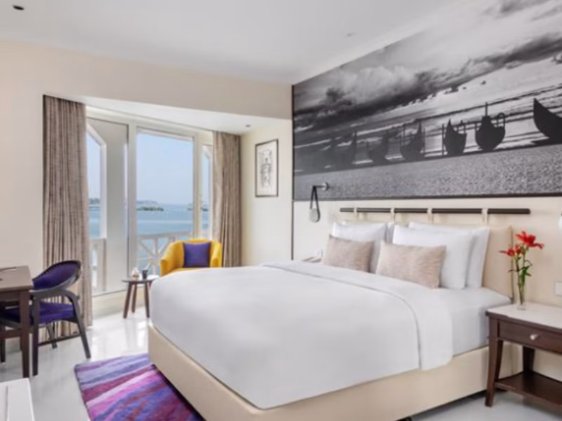 Premium Sunset View Room King Bed (Vivanta Ernakulam)