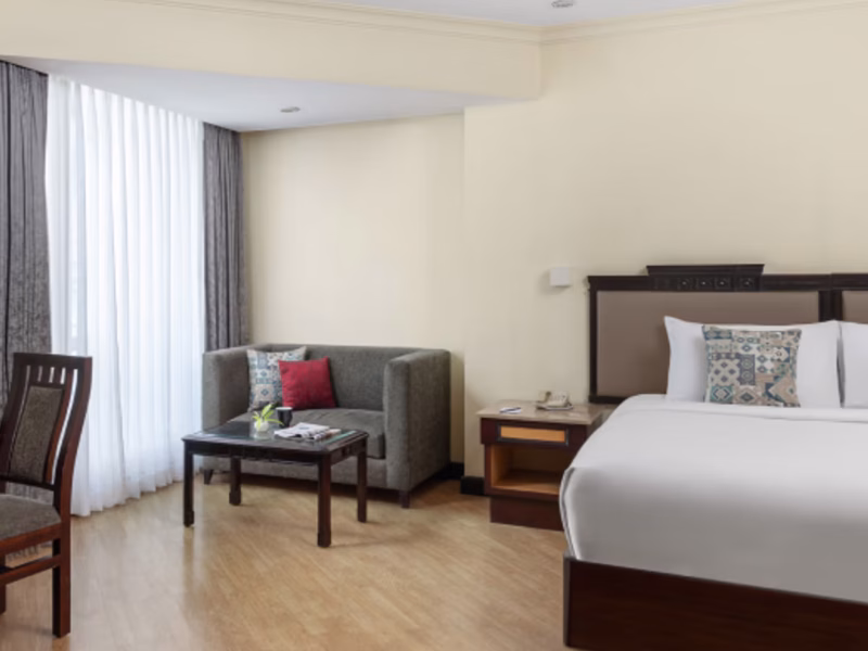 Superior Room Queen Bed (Vivanta Ernakulam)